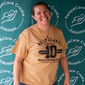 Woman_smiling_at_camera